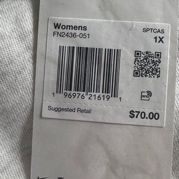 Nike Sportswear Womens Light Gray Joggers Sweatpants NWT - Picture 4 of 5